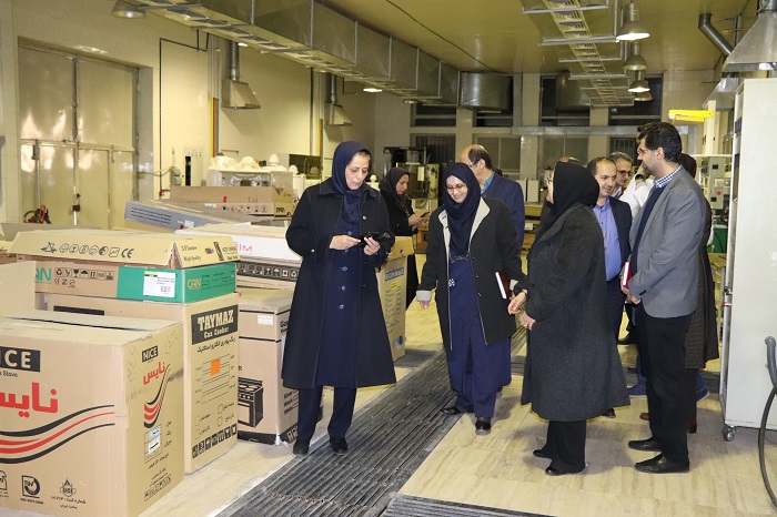 بازدید رئیس محترم سازمان ملی استاندارد و هیئت همراه از آزمایشگاههای پژوهشگاه استاندارد در بهمن ماه 98