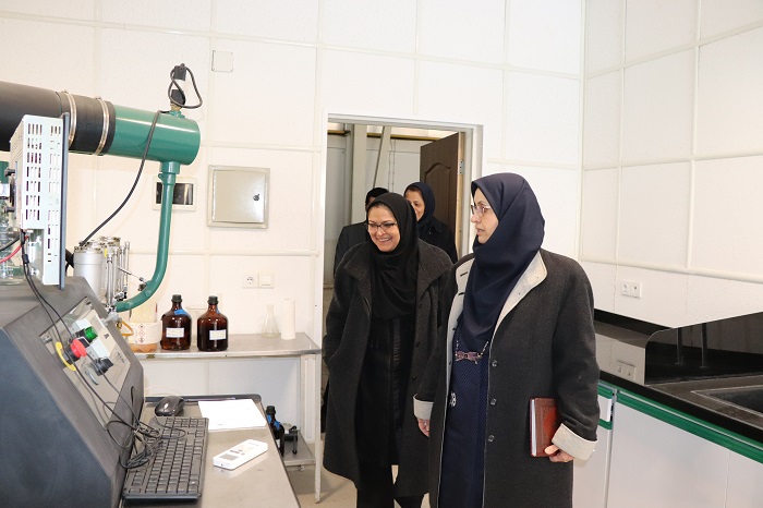 بازدید رئیس محترم سازمان ملی استاندارد و هیئت همراه از آزمایشگاههای پژوهشگاه استاندارد در بهمن ماه 98