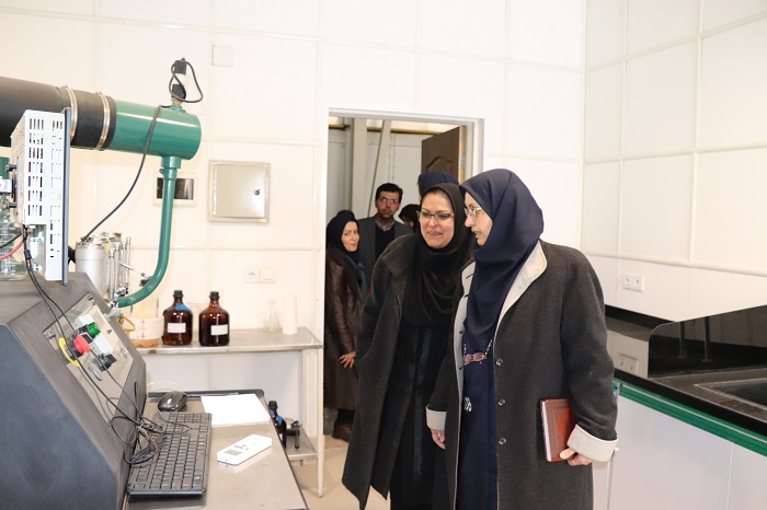 بازدید رئیس محترم سازمان ملی استاندارد و هیئت همراه از آزمایشگاههای پژوهشگاه استاندارد در بهمن ماه 98