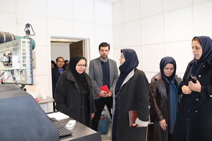 بازدید رئیس محترم سازمان ملی استاندارد و هیئت همراه از آزمایشگاههای پژوهشگاه استاندارد در بهمن ماه 98
