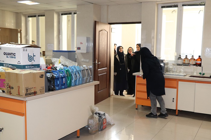 بازدید رئیس محترم سازمان ملی استاندارد و هیئت همراه از آزمایشگاههای پژوهشگاه استاندارد در بهمن ماه 98