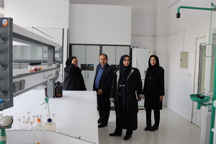 بازدید رئیس محترم سازمان ملی استاندارد و هیئت همراه از آزمایشگاههای پژوهشگاه استاندارد در بهمن ماه 98