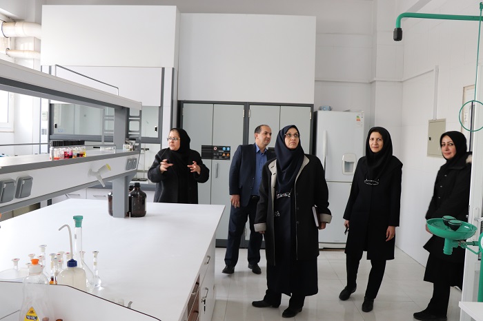 بازدید رئیس محترم سازمان ملی استاندارد و هیئت همراه از آزمایشگاههای پژوهشگاه استاندارد در بهمن ماه 98