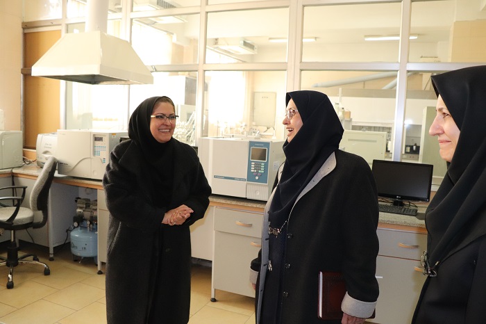 بازدید رئیس محترم سازمان ملی استاندارد و هیئت همراه از آزمایشگاههای پژوهشگاه استاندارد در بهمن ماه 98