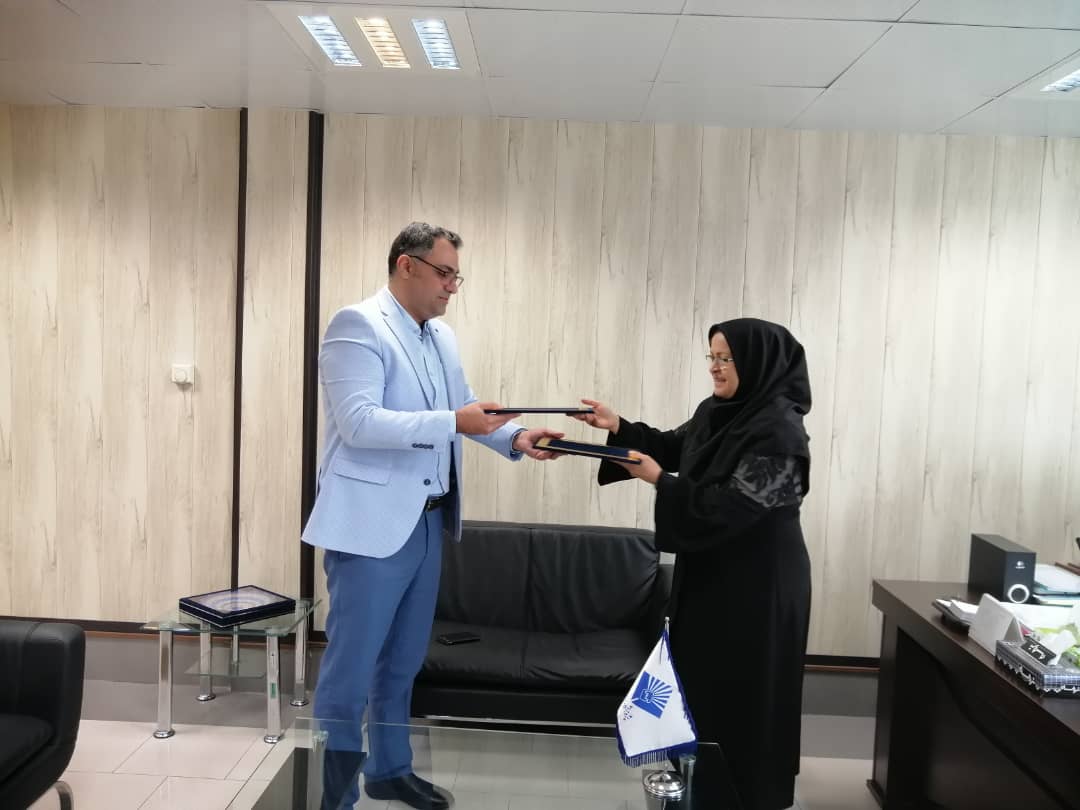 تفاهم‌نامه همکاری پژوهشگاه استاندارد و شرکت کرون ایران کیش