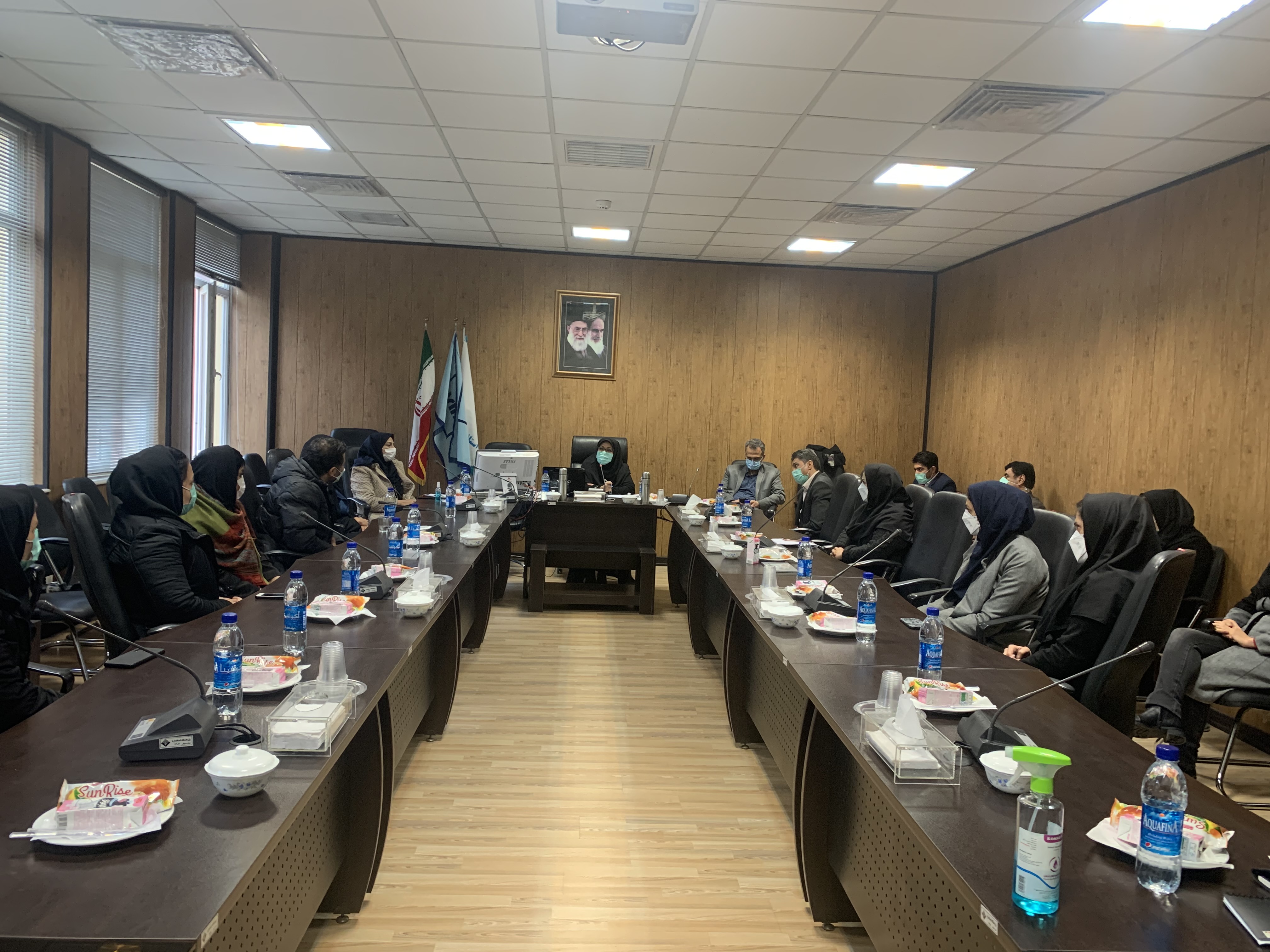 نشست صمیمانه رییس پژوهشگاه استاندارد با همکاران