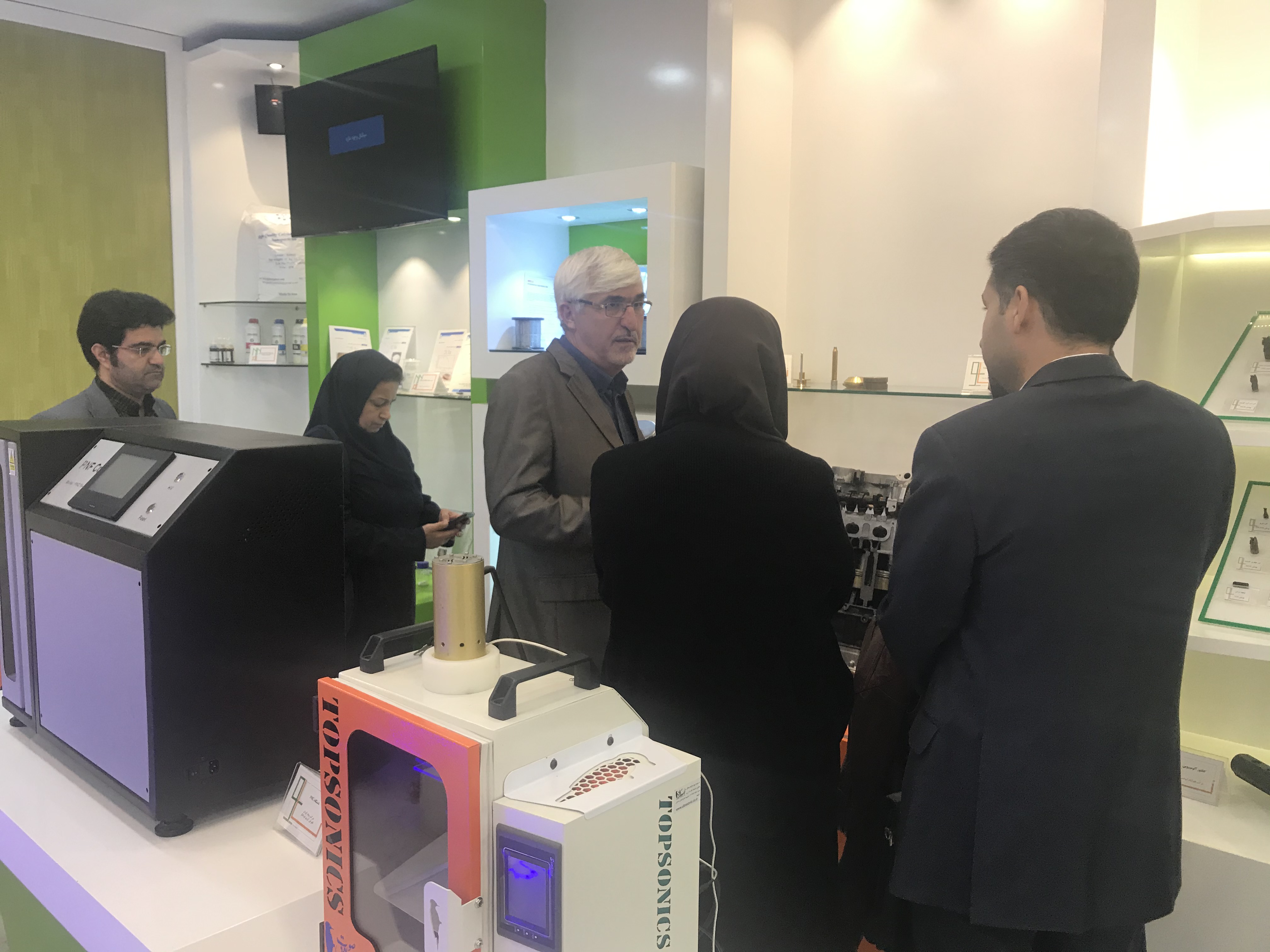 بازدید ریاست پژوهشگاه استاندارد و هیات همراه از ستاد نانو