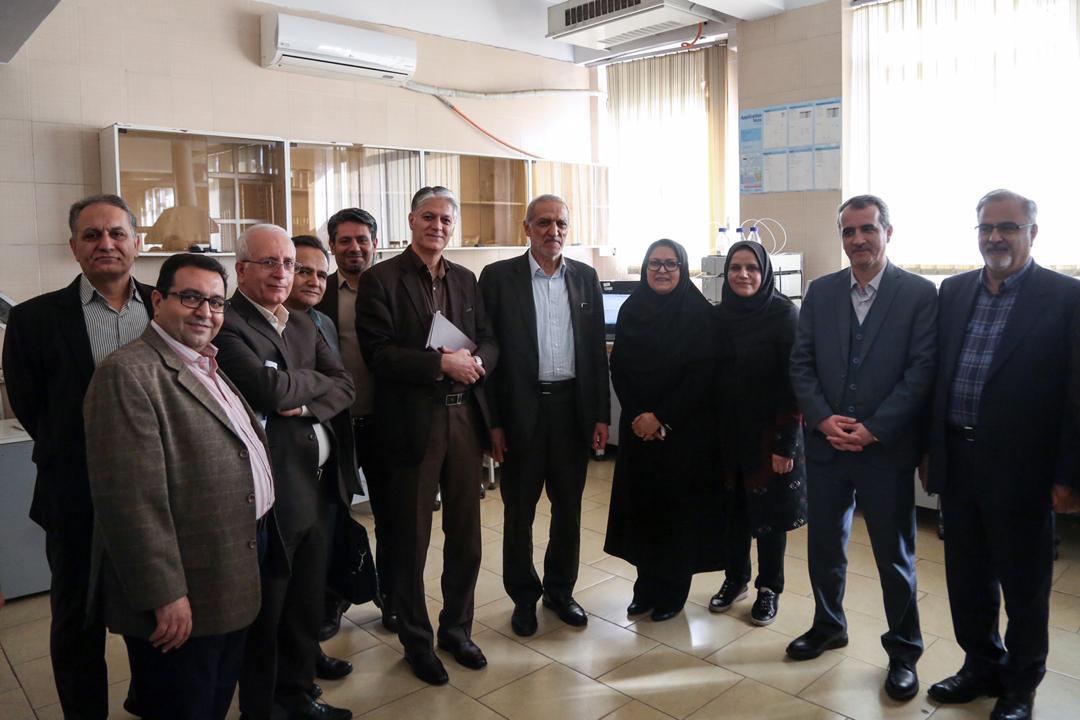 بازدید دکتر توفیقی رییس پژوهشگاه نفت از پژوهشگاه استاندارد