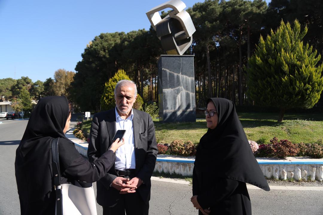 بازدید دکتر توفیقی رییس پژوهشگاه نفت از پژوهشگاه استاندارد