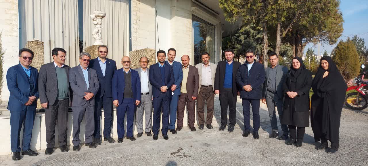 بازدید ریاست پژوهشگاه استاندارد و معاون توسعه مدیریت، امور حقوقی و مجلس سازمان ملی استاندارد ایران، از اداره کل استاندارد