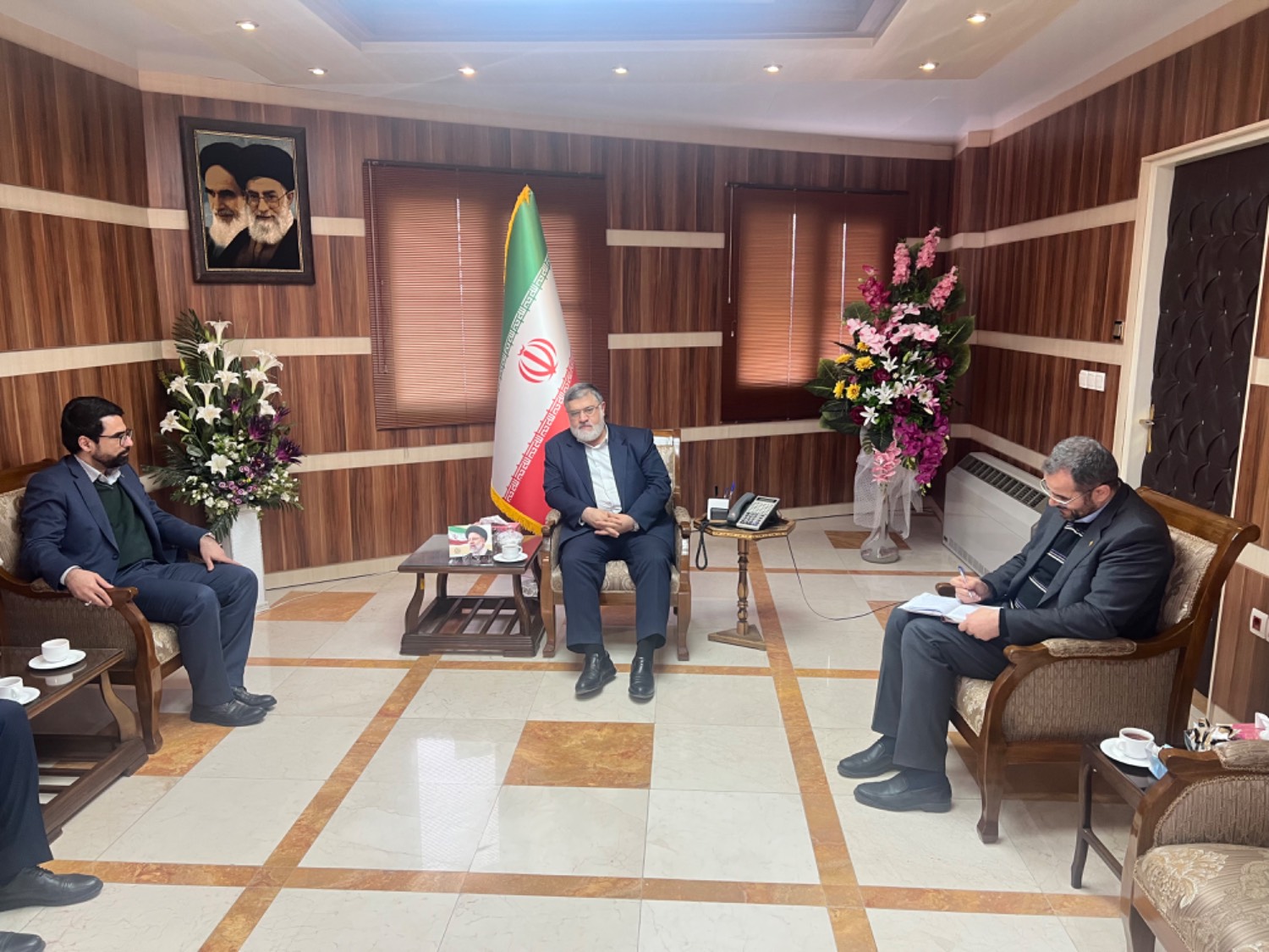 دیدار و گفتگوی سرپرست پژوهشگاه استاندارد و رئیس قطب منطقه 2 کشوری و معاون ارزیابی کیفیت سازمان ملی استاندارد ایران با