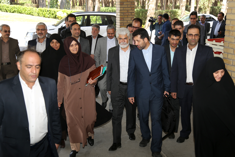 بازدید رییس و اعضای 'کمیسیون بهداشت و درمان' مجلس شورای اسلامی از پژوهشگاه استاندارد